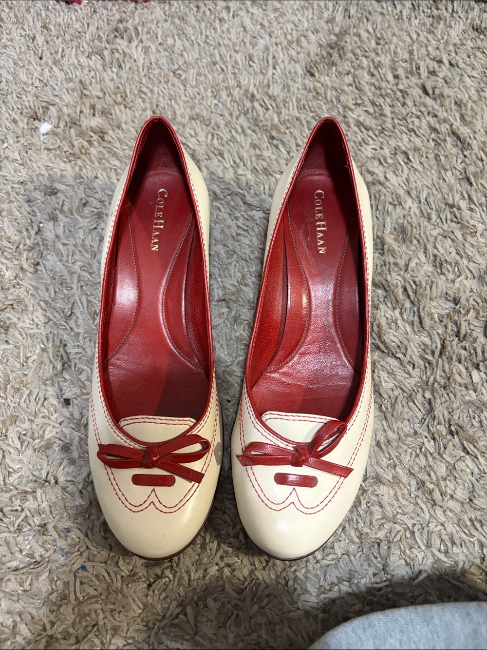Cole Haan Cream Leather Bow Kitten Heels with Red Trim
